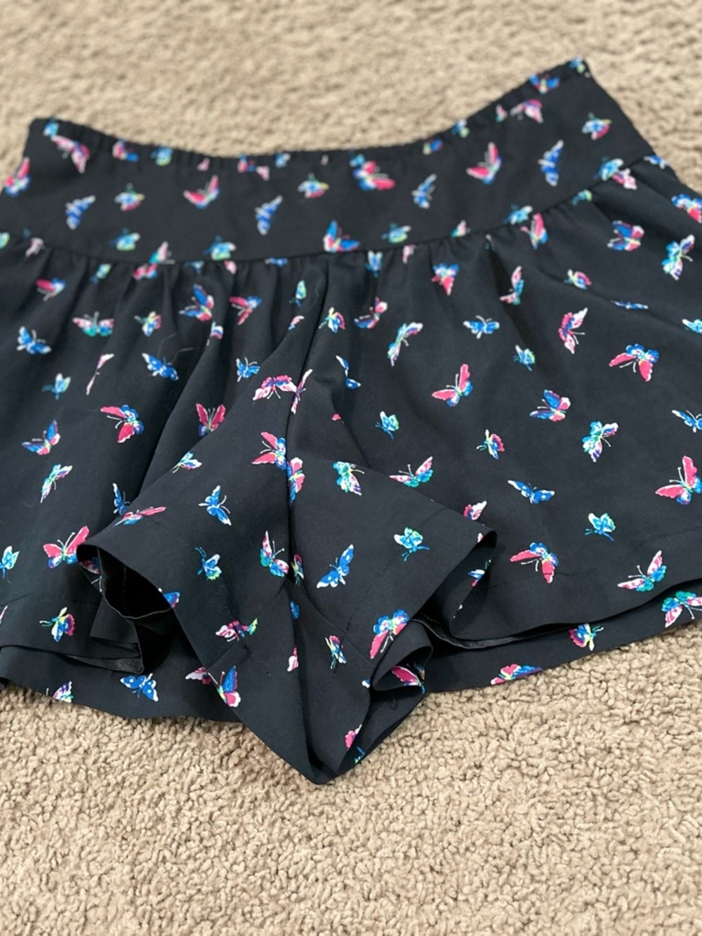 Express Butterfly Print Flowy Shorts Size 4 EUC Lined - Picture 6 of 7